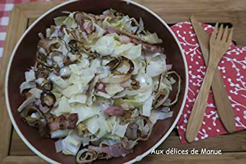 Salade d'endives aux lardons, noix et copeaux de parmesan 