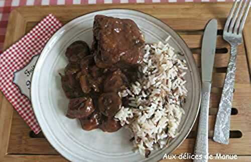 Filet mignon au vin rouge et champignons