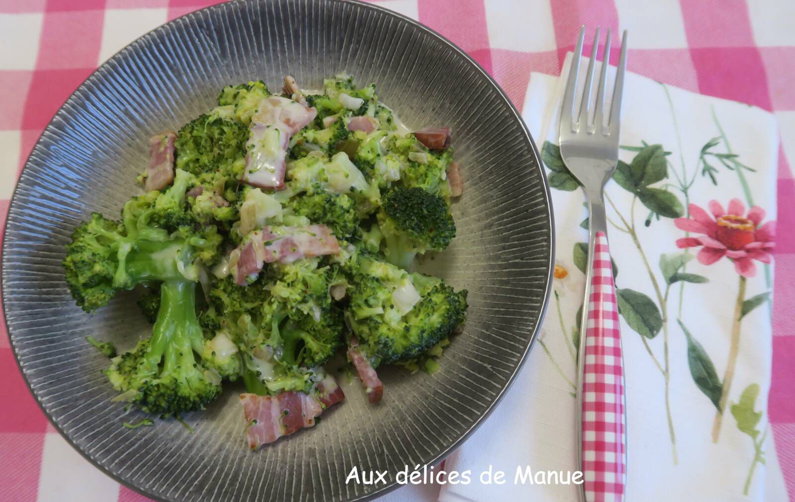 Brocoli à la crème et lardons