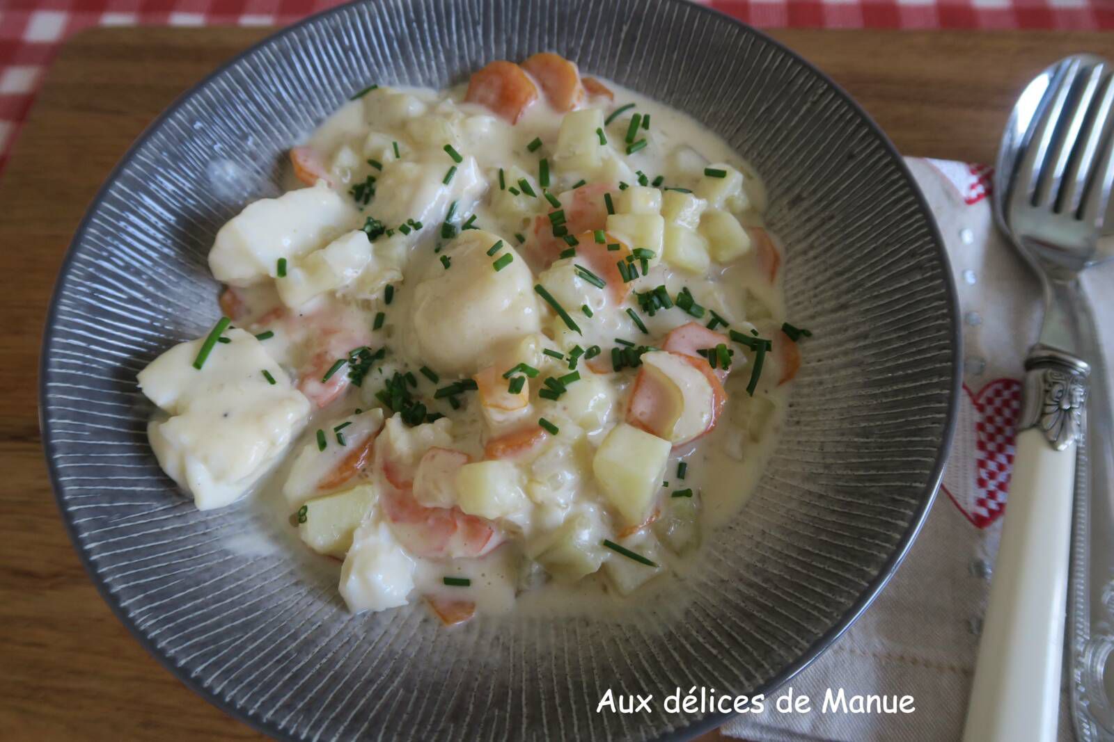 Chaudrée de noix de Saint-Jacques, cabillaud et crevettes à la crème 