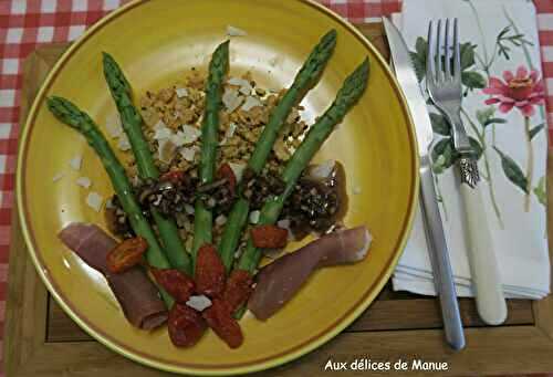 Asperges vertes et jambon cru sur sablé au parmesan et vinaigrette balsamique