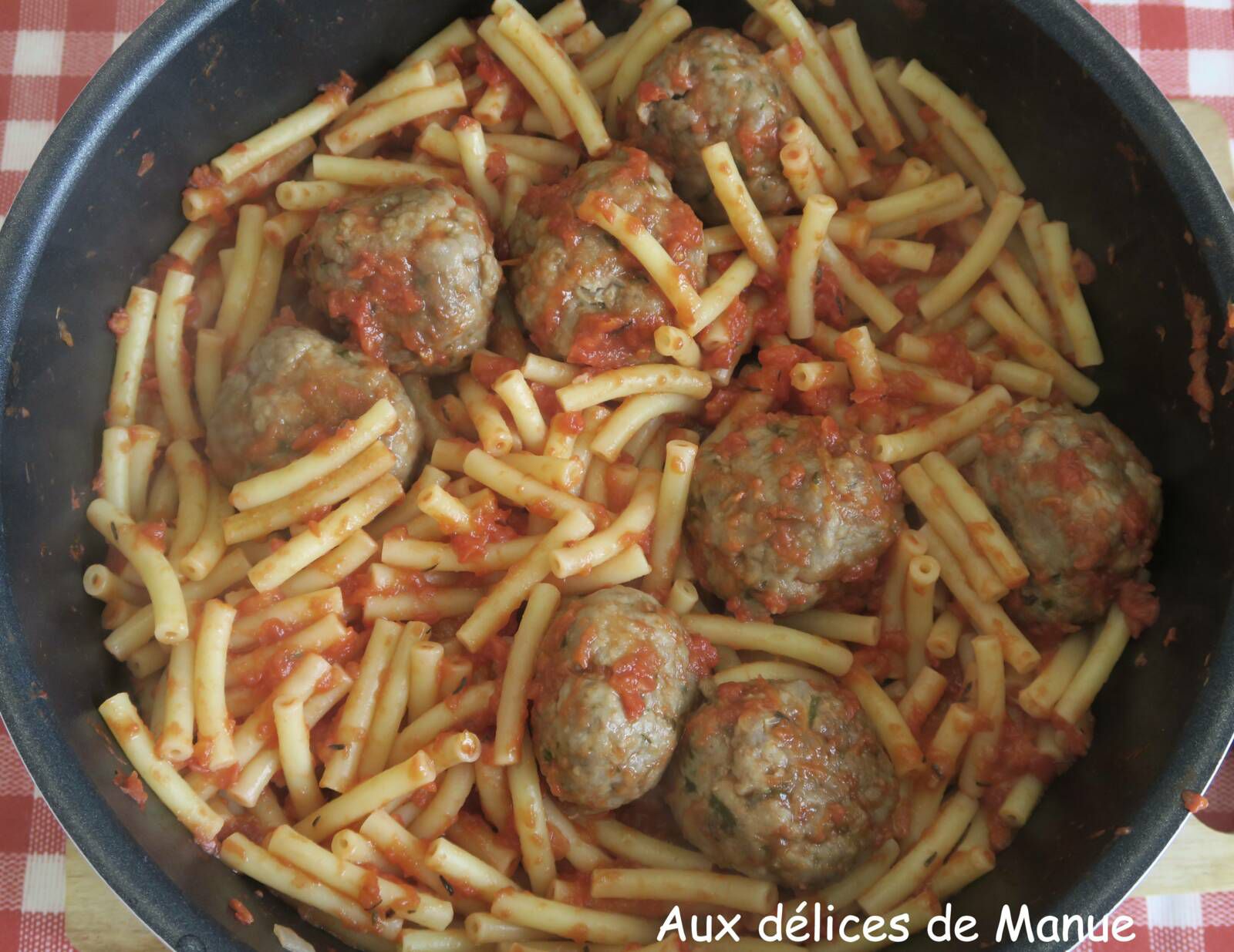 Maccheroni et polpettes della Nonna de Simone Zanoni