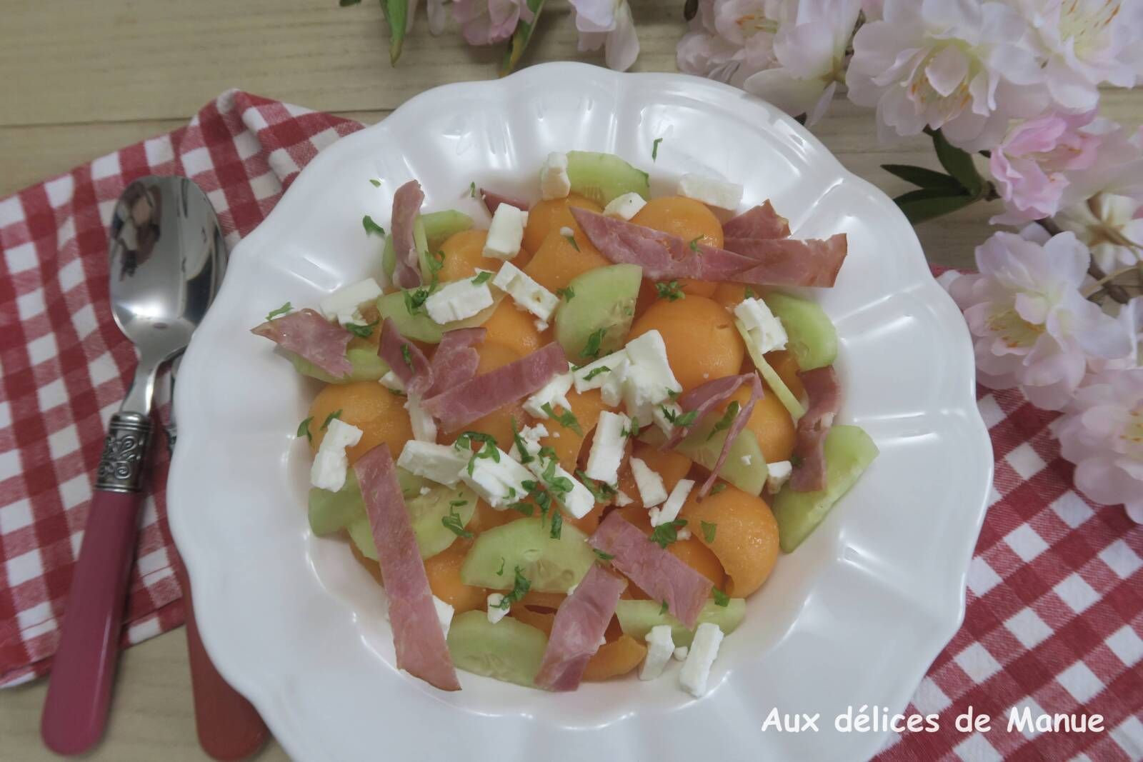 Salade de melon au concombre, feta et bacon 