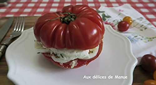 Burger tomate froid  à l'œuf, lomo et mozzarella 