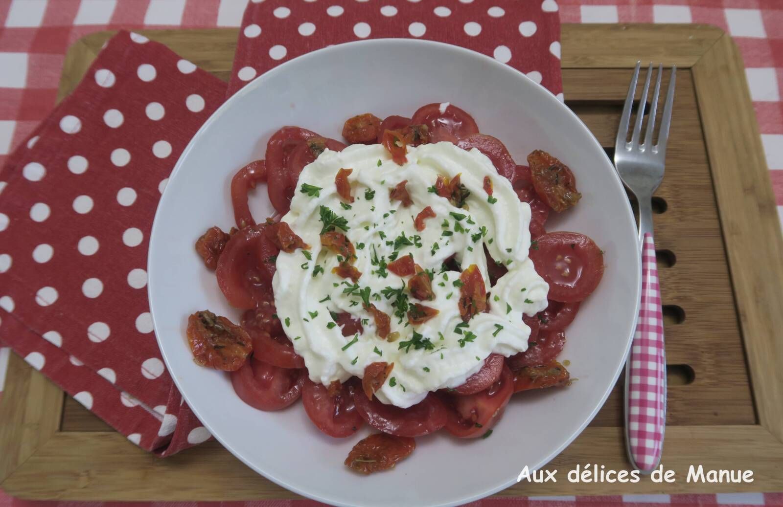 Carpaccio de tomates et chantilly au chèvre frais