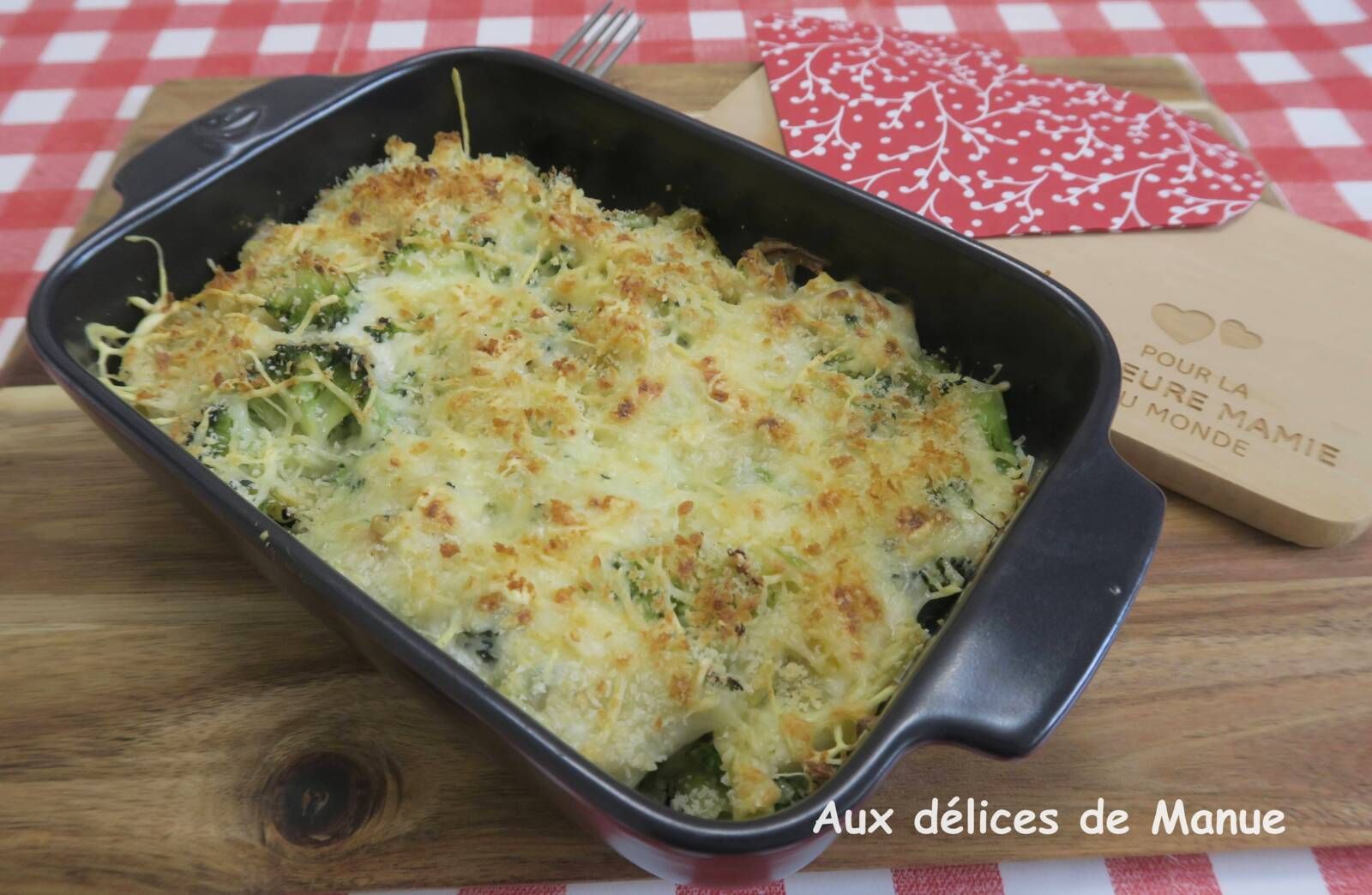 Gratin de pâtes au brocoli et poulet, à la béchamel 
