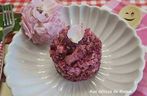 Salade de quinoa à la betterave, pomme, feta et lardons - Octobre rose