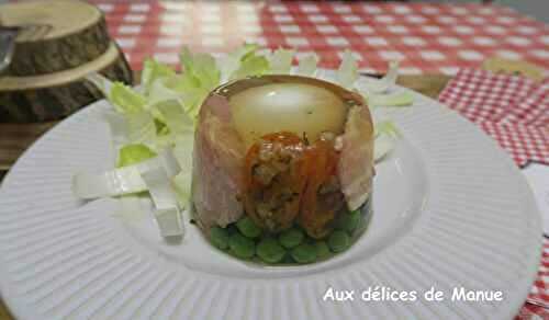 Œuf mollet en gelée ou aspic à la poitrine fumée et petits pois 