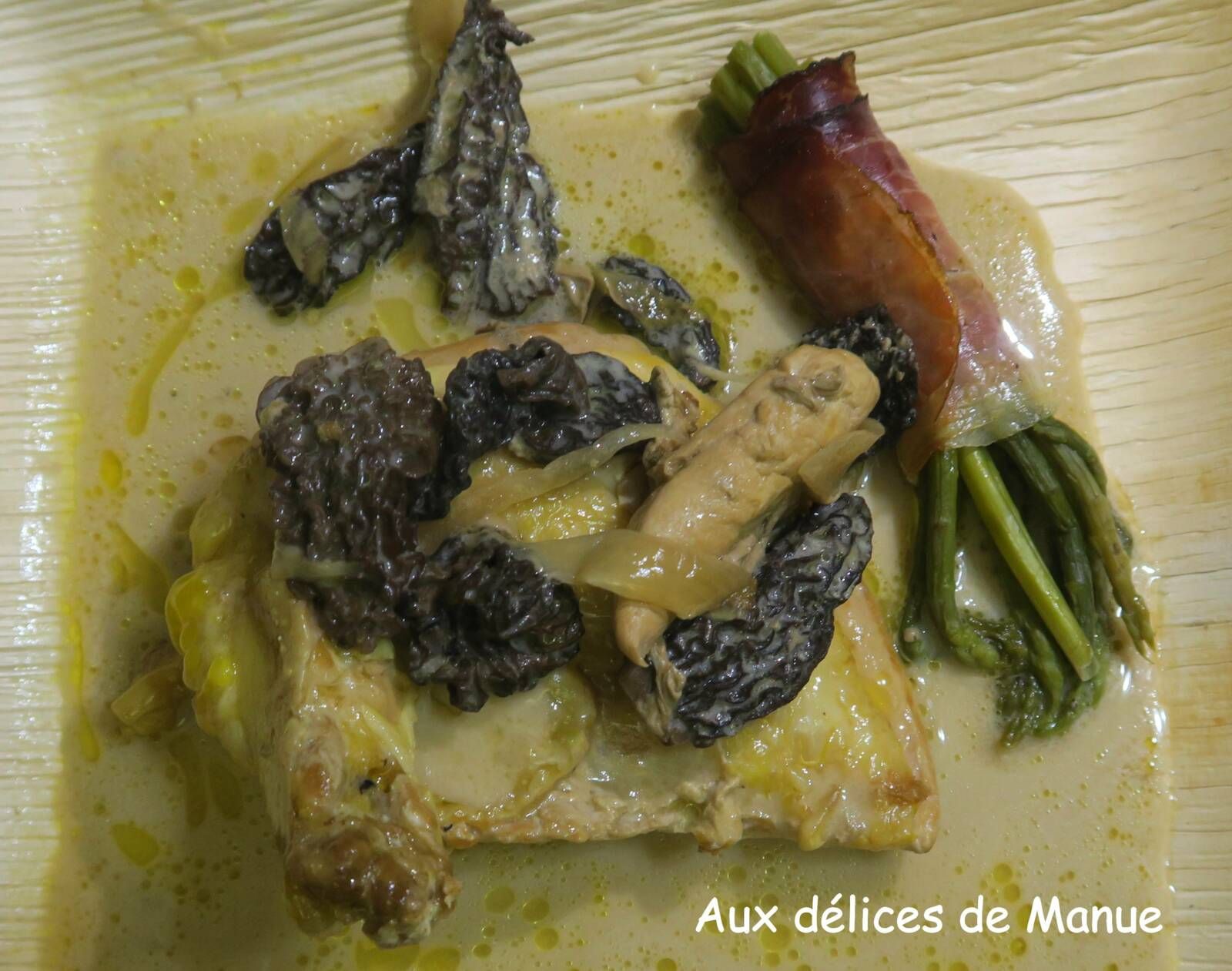 Suprêmes de poularde aux morilles et vin jaune