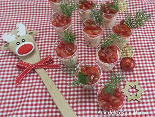Verrines de fromage blanc aux œufs mimosa, concombre et tomates séchées 