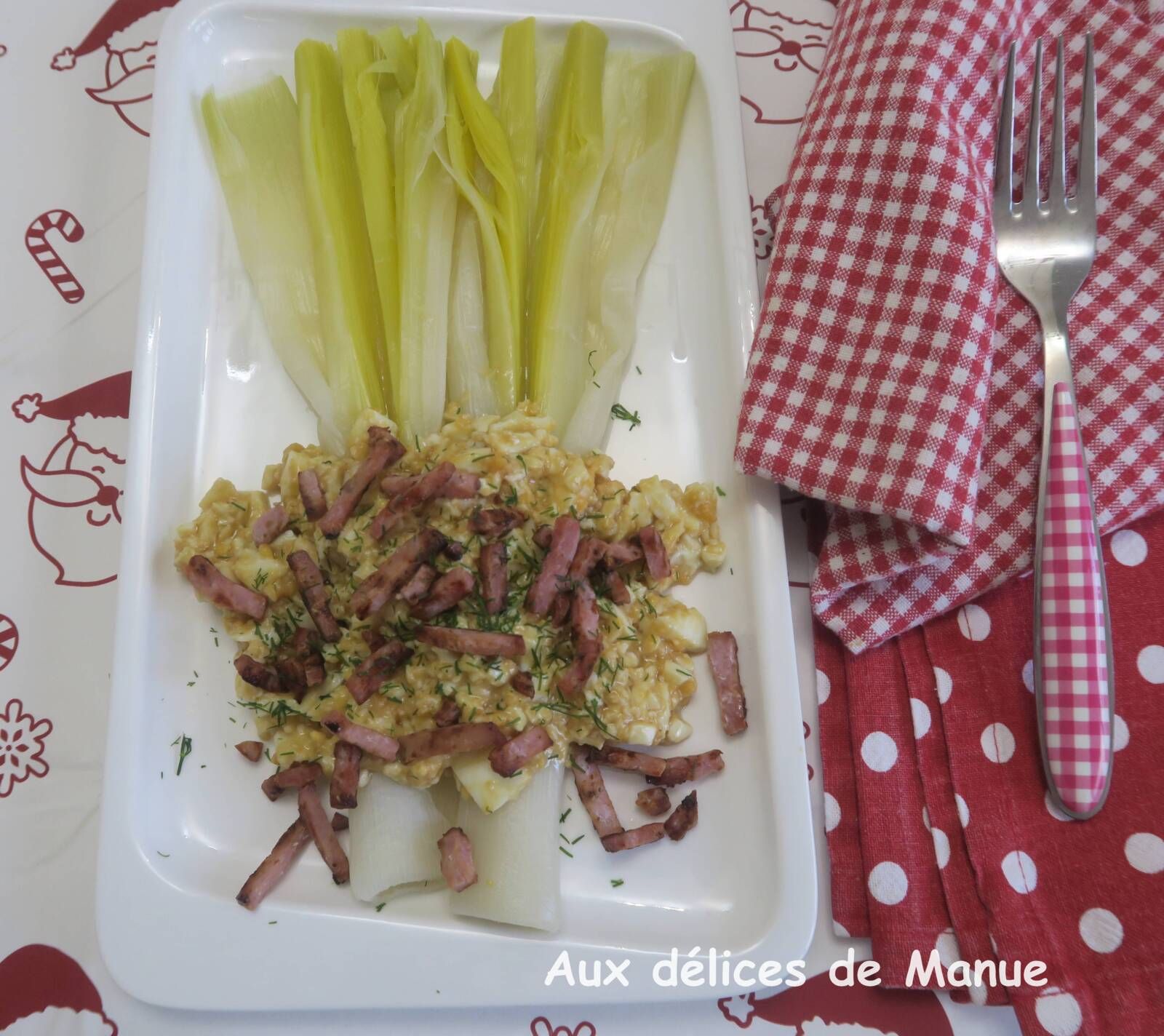 Salade tiède de poireaux et bacon à la vinaigrette aux œufs durs 