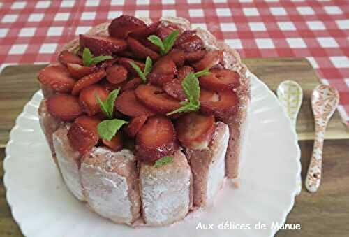 Charlotte aux fraises et biscuits roses de Reims 