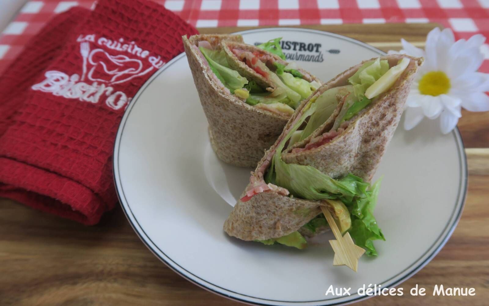 Wrap à la purée de tomate, jambon et avocat 