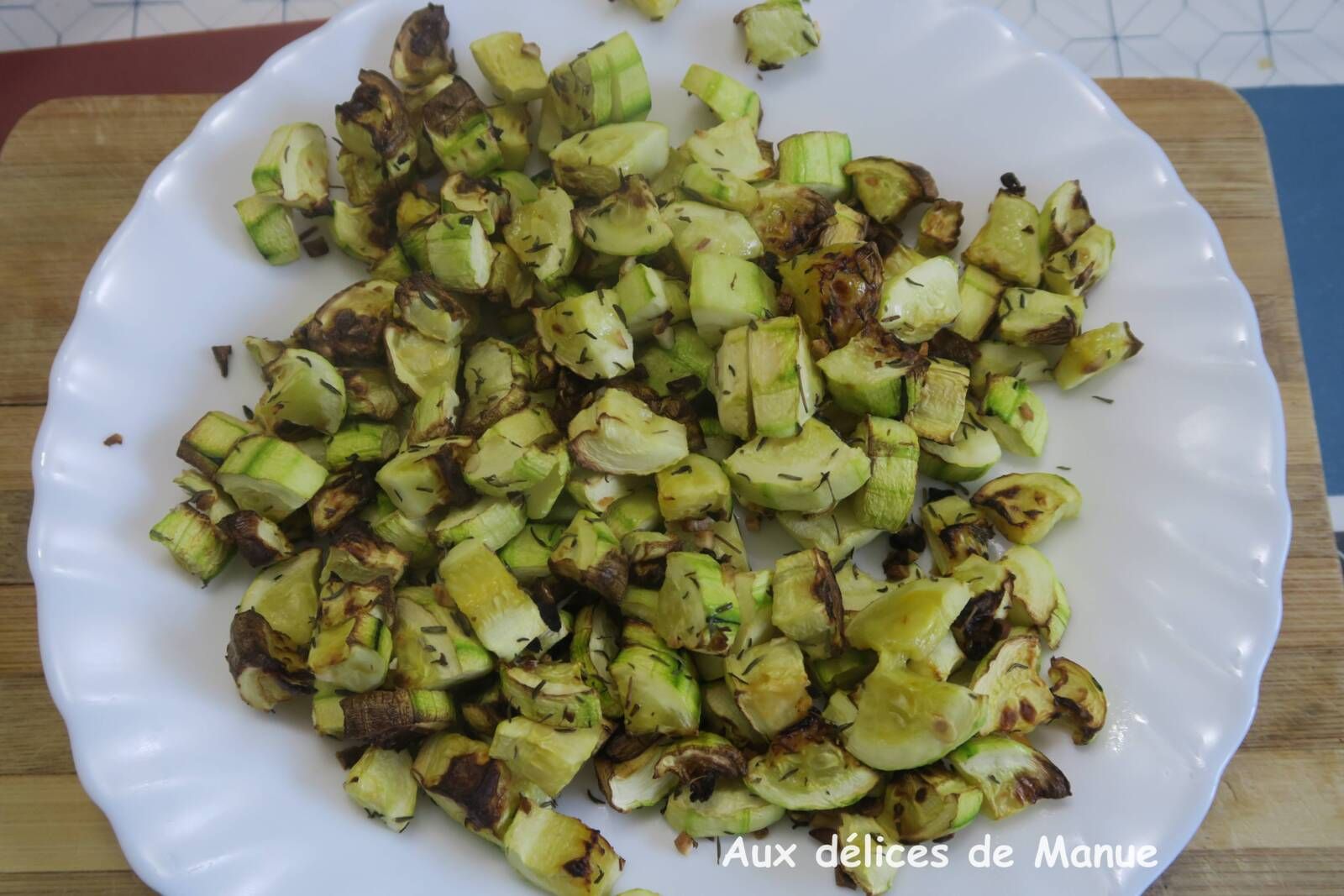 Salade de courgettes grillées ou courgettes grillées pour une salade, au Air Fryer ou au four