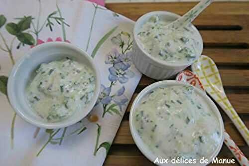 Sauce (ou trempette) au concombre pour crudités, viande blanche ou poisson, light
