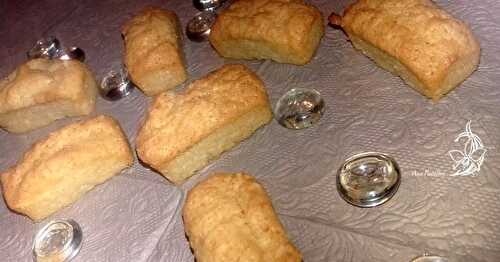 Financiers à la noix de coco