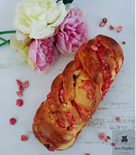 Babka aux pralines roses