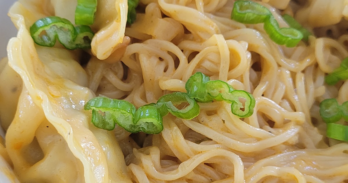 Soupe de nouilles et gyozas de poulet