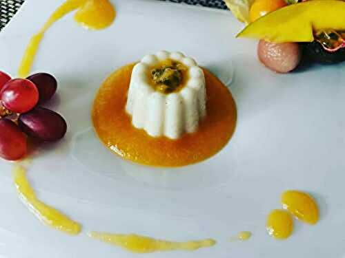 Blanc manger vanille aux fruits de la passion et son coulis exotique au Thermomix - Bienvenue au bal des saveurs
