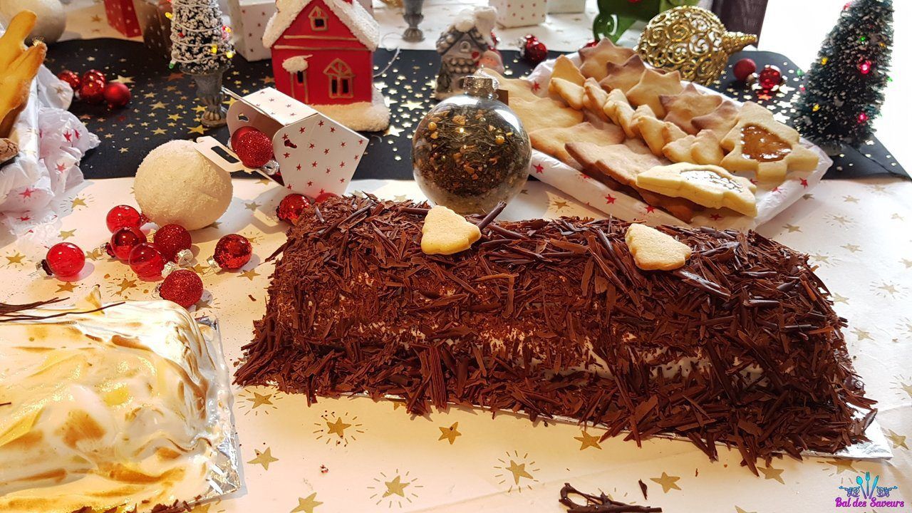 Bûche forêt noire - Bienvenue au bal des saveurs