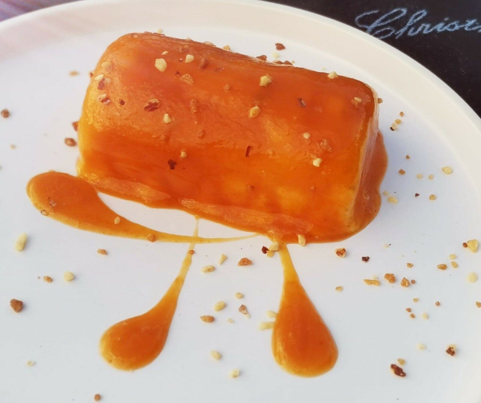 Bûche nougat glacé & abricot - Bienvenue au bal des saveurs