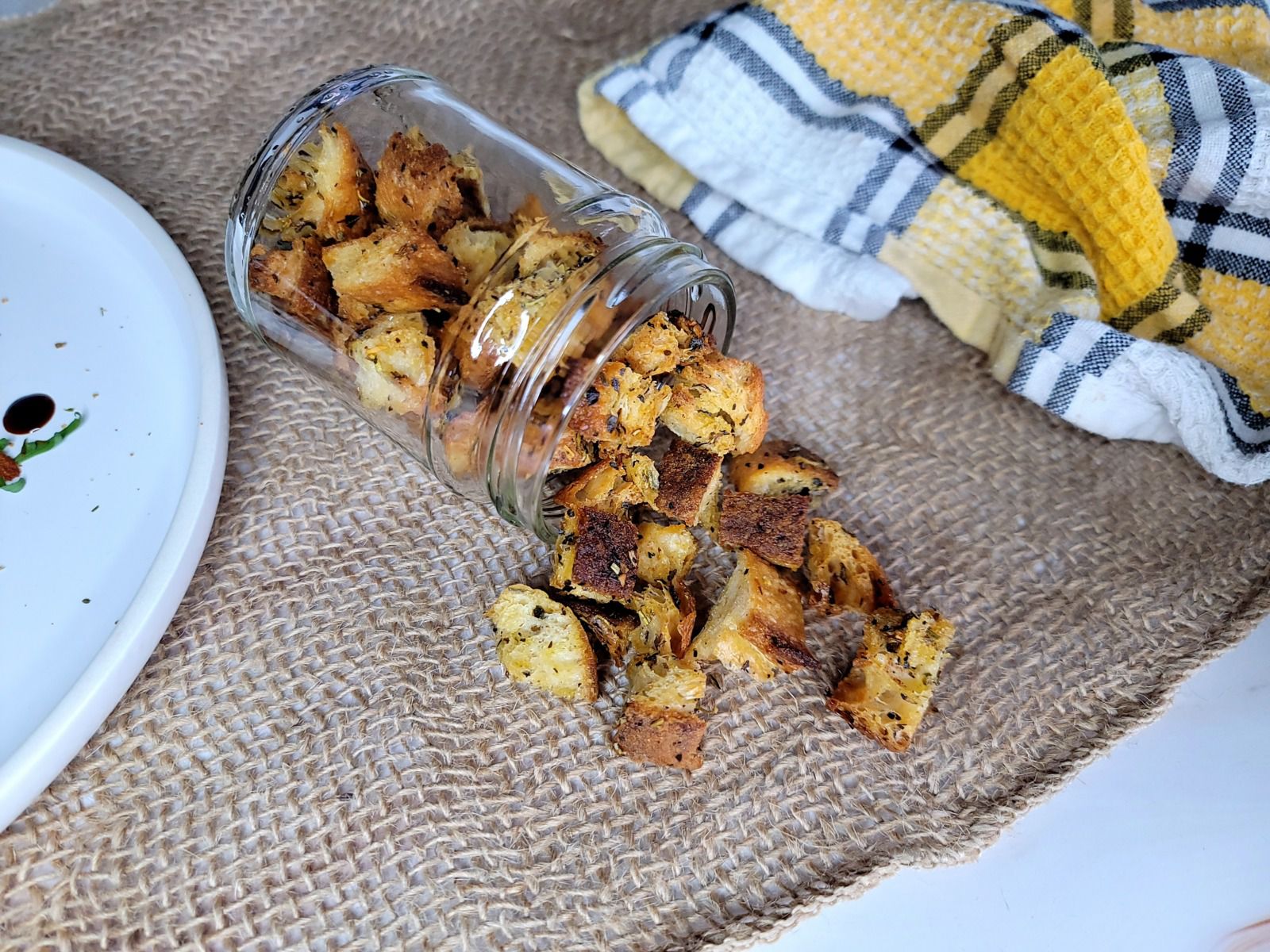 Croûtons aux herbes de Provence - Bienvenue au bal des saveurs