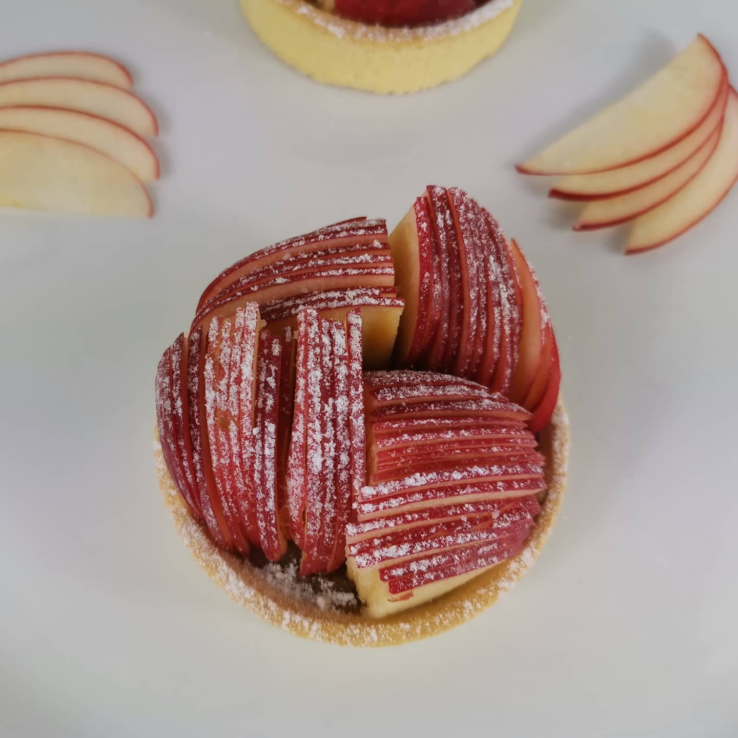 Tartelette trendy pommes au caramel beurre salé