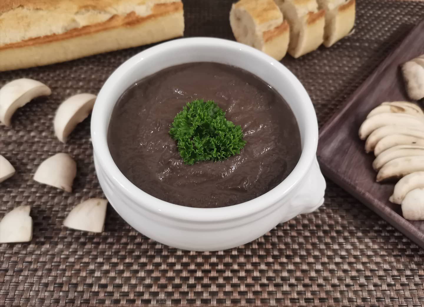 Velouté de champignons de Paris - Bienvenue au bal des saveurs