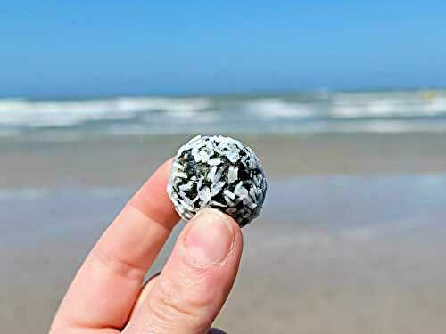 Boules énergétiques de spiruline gingembre et coco