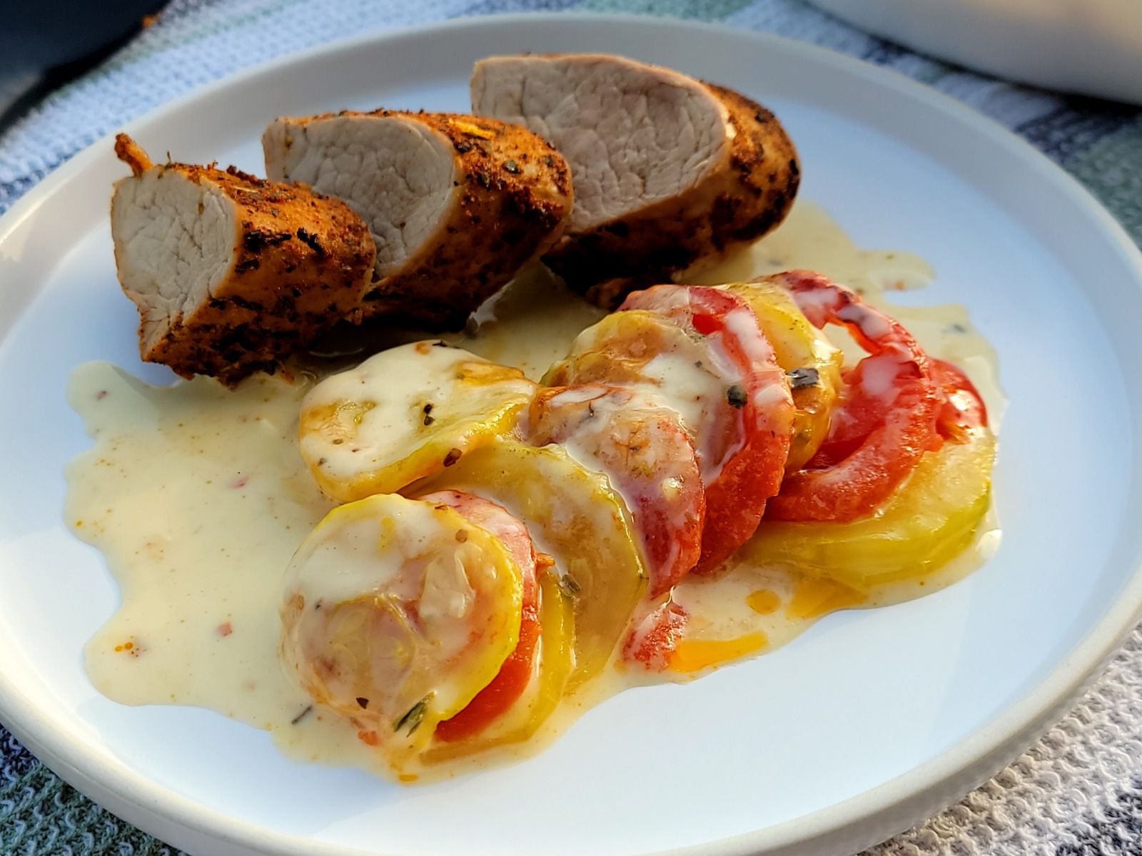 Gratin de courgette à la cancoillotte et son filet mignon de porc rôti au four