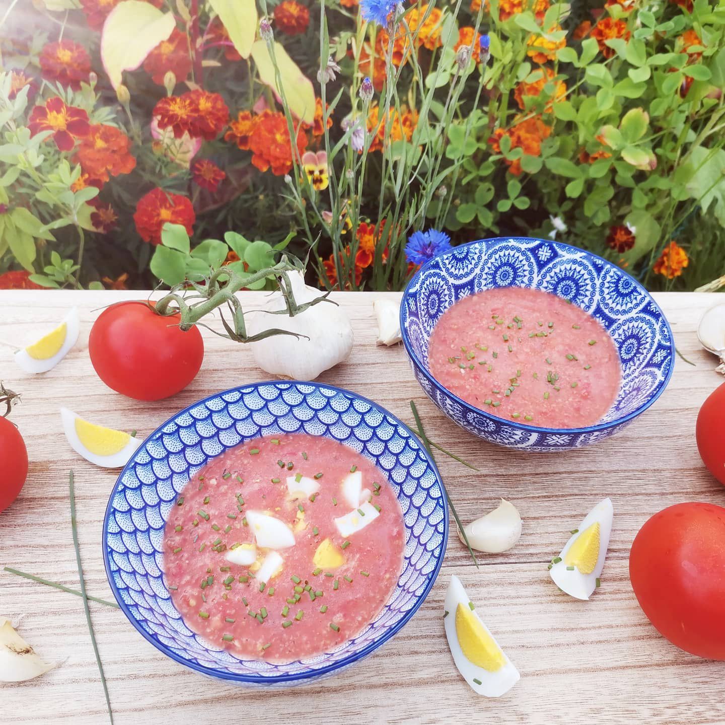 Soupe froide de tomate & oeuf