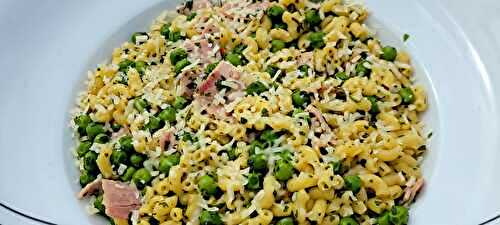 Coquillettes, petits pois, jambon