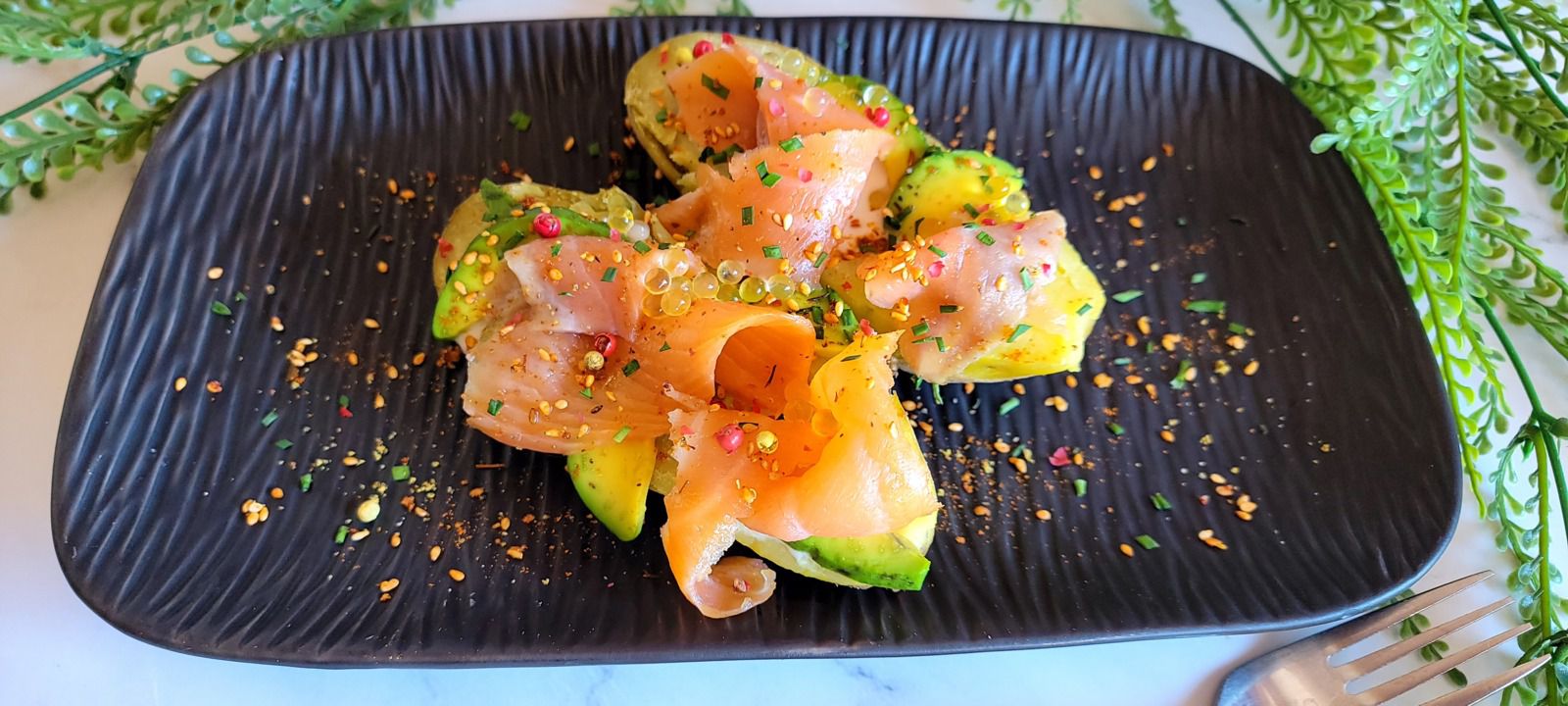 Pommes de terre, saumon et avocat