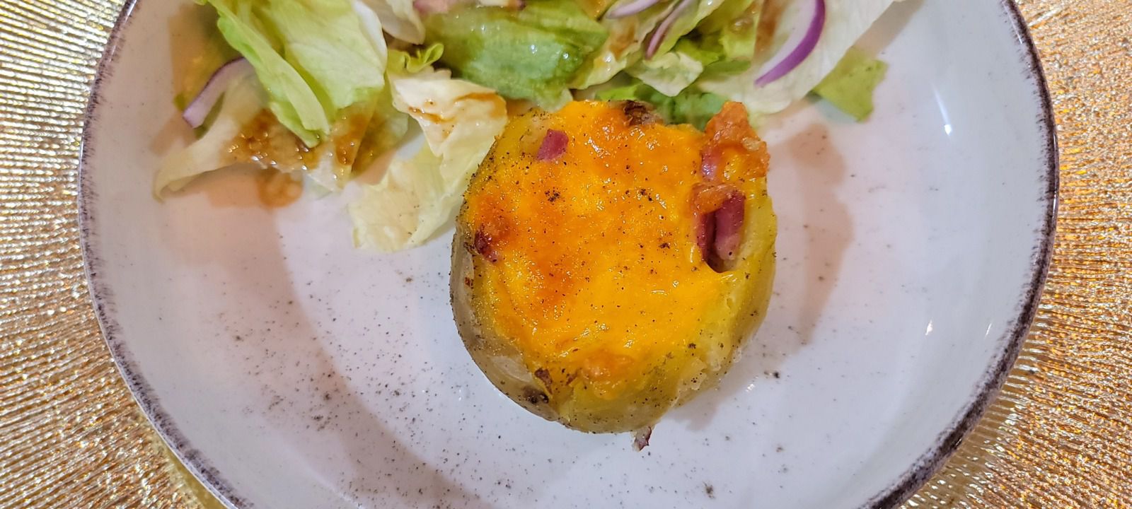 Pommes de terre farcies au cheddar et bacon