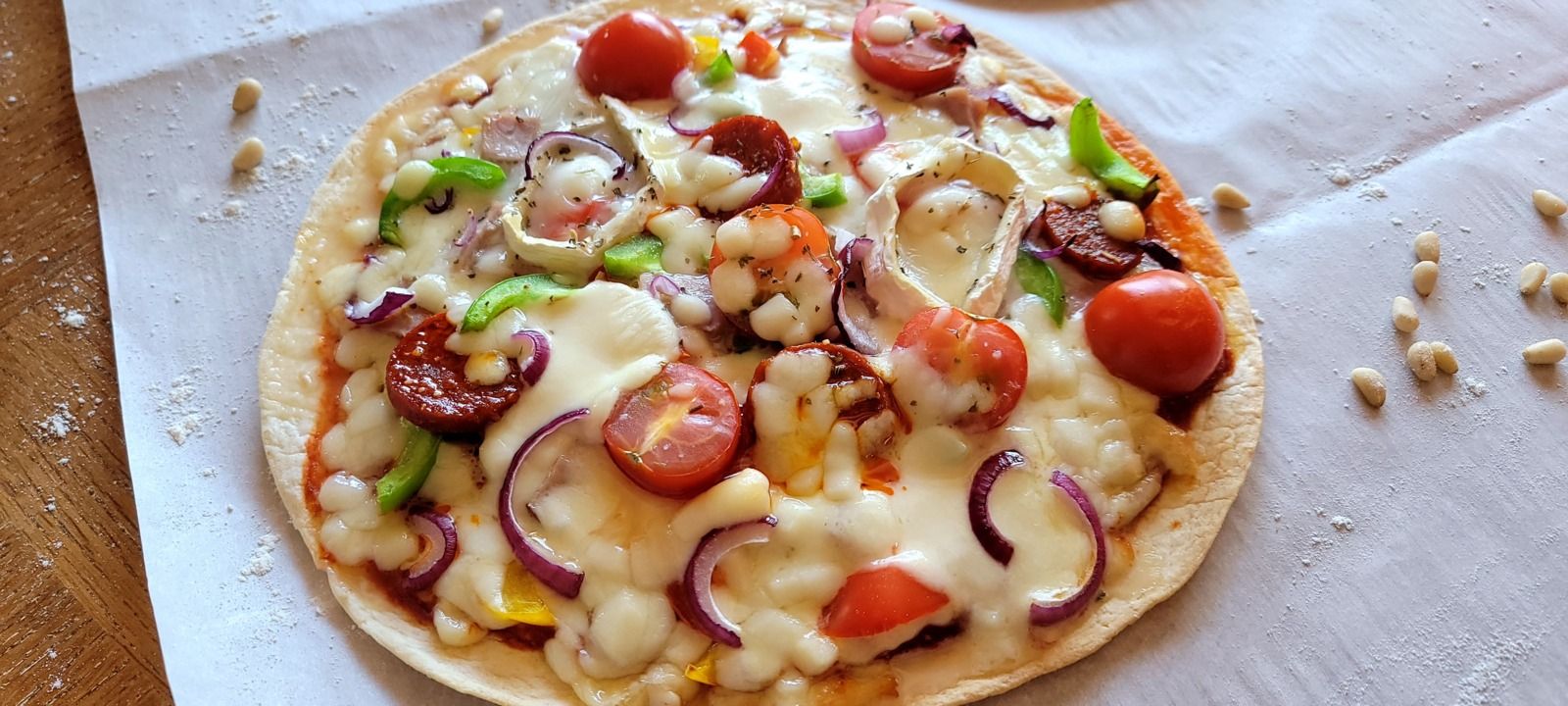 Pizza façon Mama Mia jambon, chorizo, poivron 