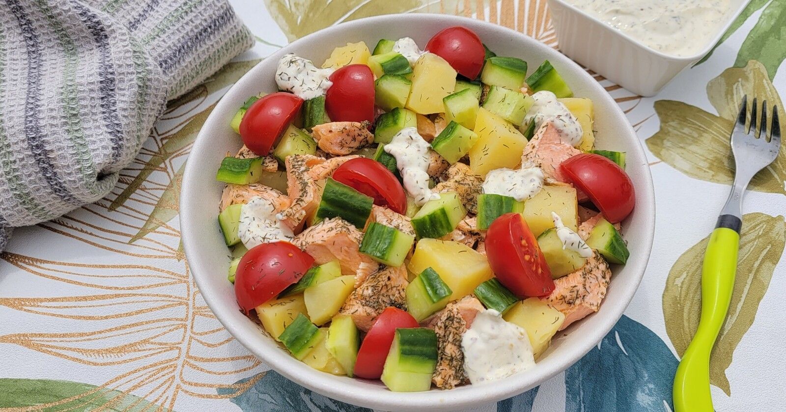 Salade de pommes de terre et de saumon à l'aneth 