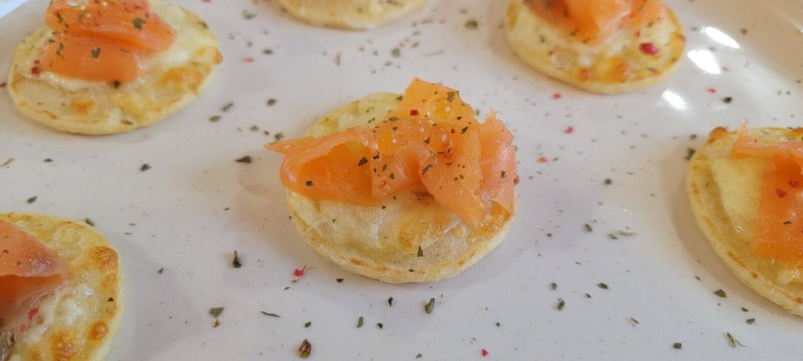 Blinis gratinés au saumon fumé