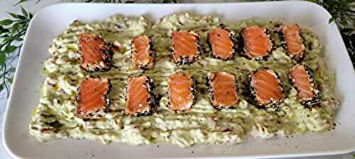 Tataki de Saumon sauce ail et miel, guacamole