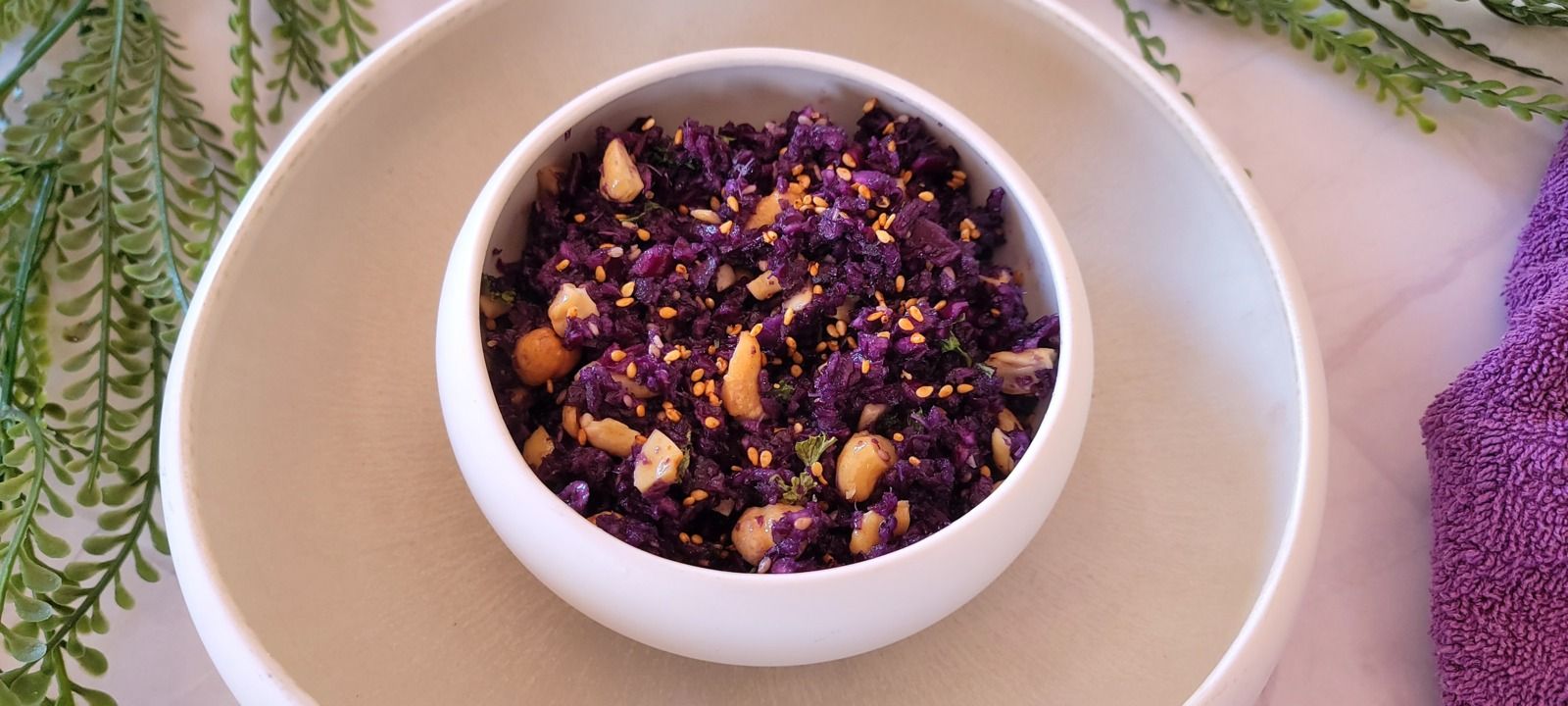 Salade de chou rouge au citron et sésame