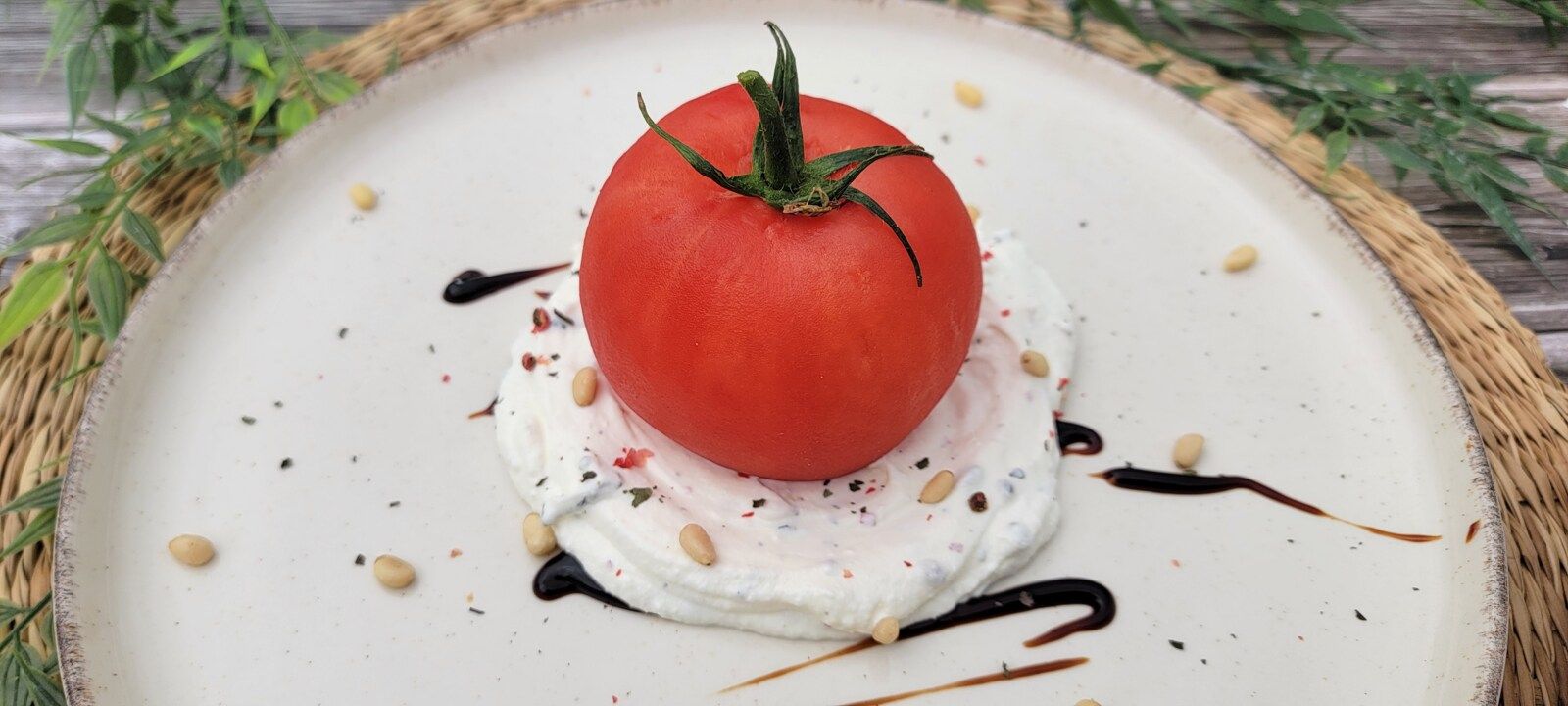 Tomate farcie à la ricotta façon stracciatella