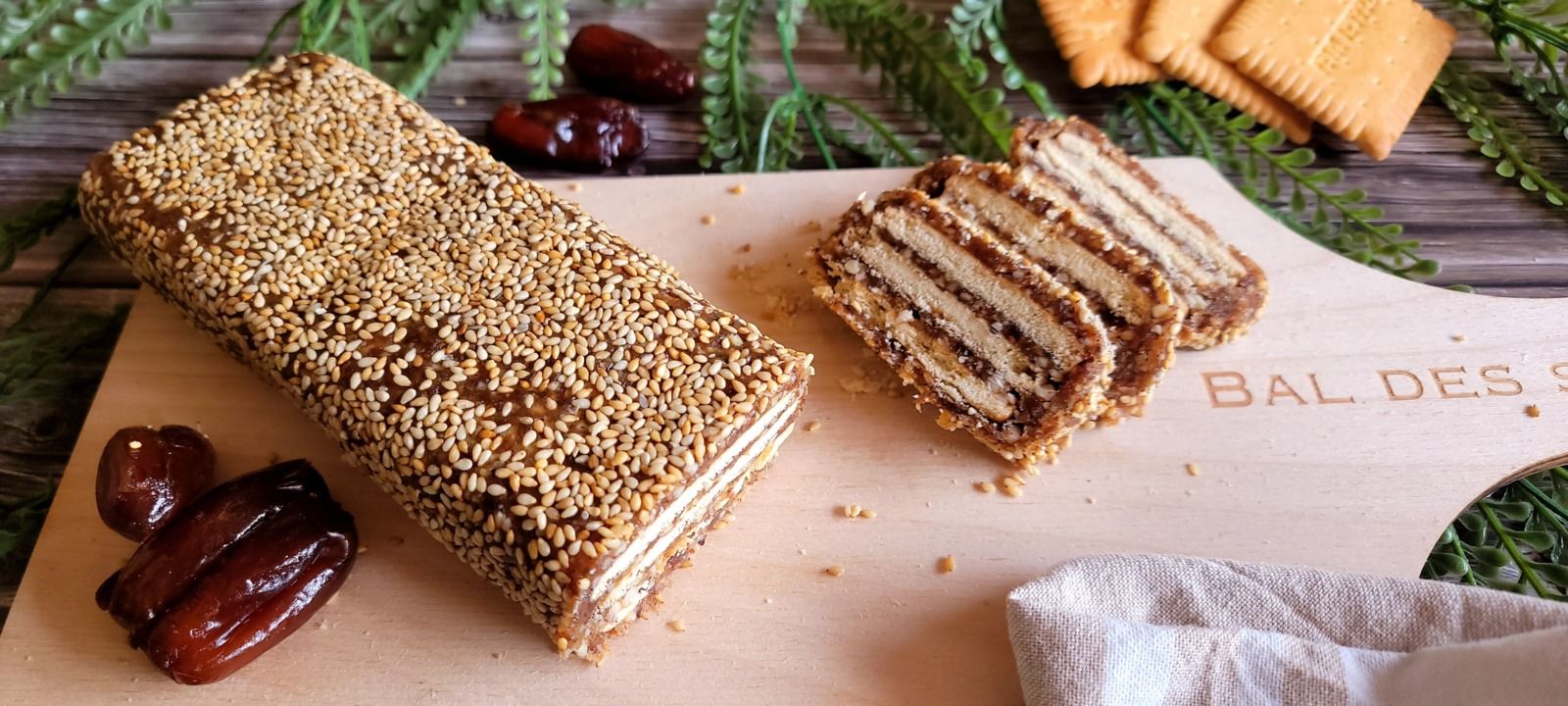 Roulé de dattes, coco et fruits secs