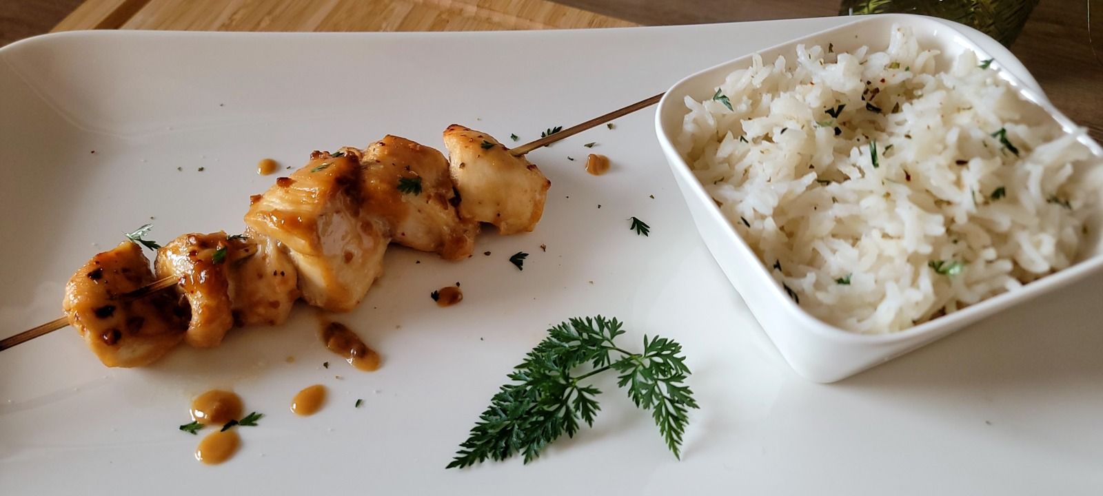 Brochettes de poulet sauce satay 
