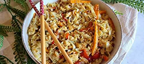 Nouilles de Riz Thaïlandaises au Poulet et Légumes Faciles