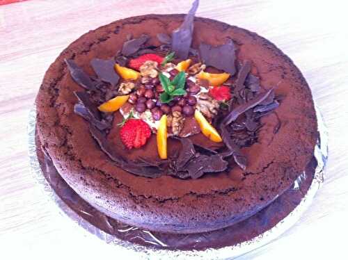 Brownie, chocolat , noix et noisettes