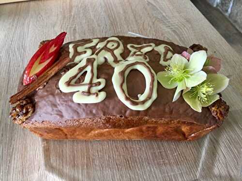 Gâteau moelleux au yaourt , aux pépites de chocolat