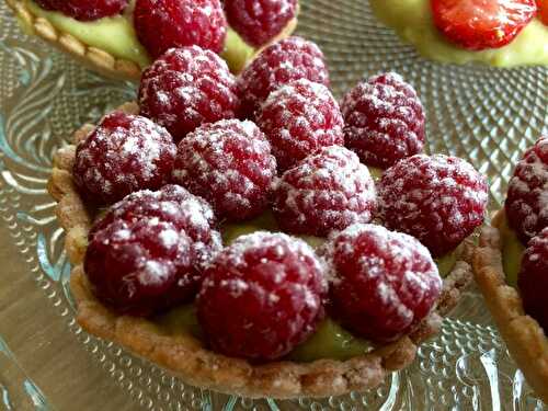 Tartelettes aux framboises crème pistage