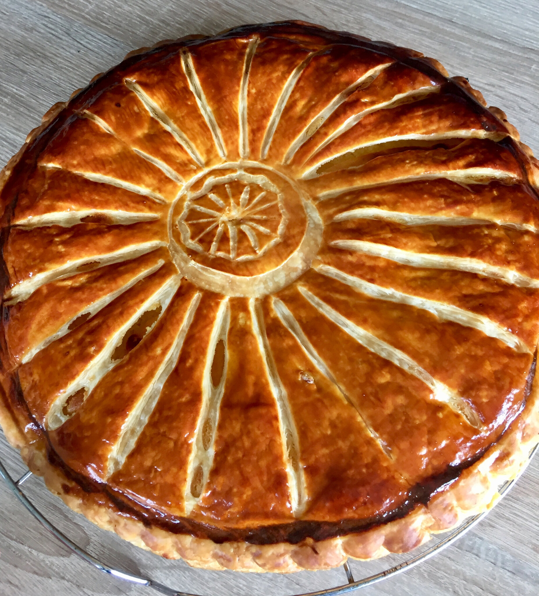 Galette des rois a la crème d'amande et au lemon curd 