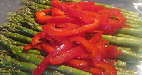 Asperges et poivrons en papillote