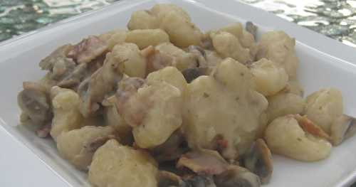 Gnocchis au fromage crémeux, aux champignons et au bacon