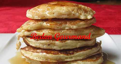 Pancakes aux bananes, garniture aux bleuets